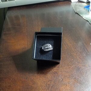 Beautiful Diamond ring 65 Baguettes.